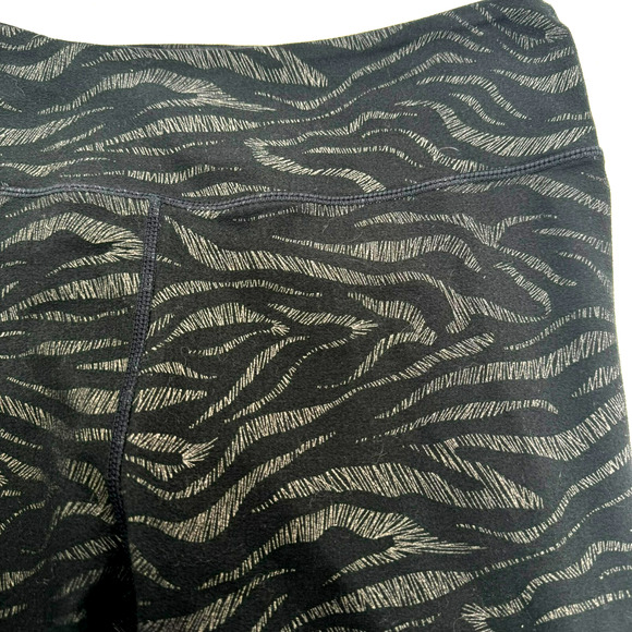 FABLETICS‎ Women's Medium Black Gray Zebra Define Power Hold Mid Rise Leggings - Picture 1 of 7